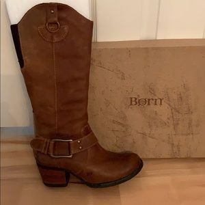 Born rust heeled boots size 8